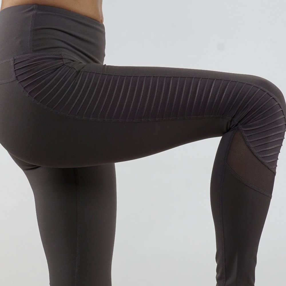 High Quality Yoga Pants with Mesh Cutouts Legging - Picture 6 of 6